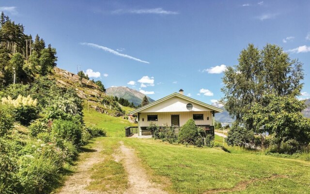 Stunning Home in Balestrand With 2 Bedrooms