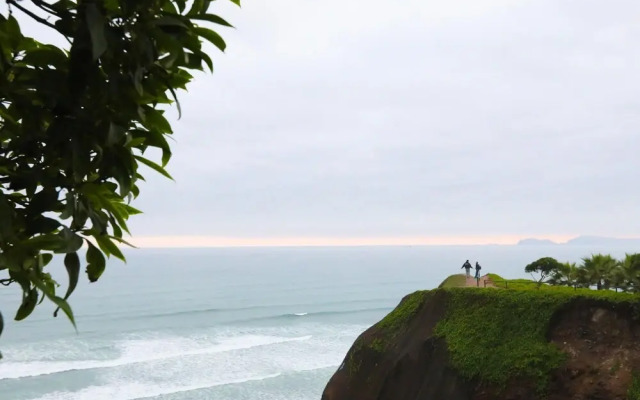 Boardwalk Modern Apartment With Oceanview