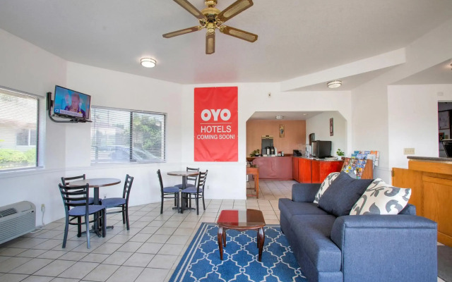 OYO Woodland Hotel and Suites