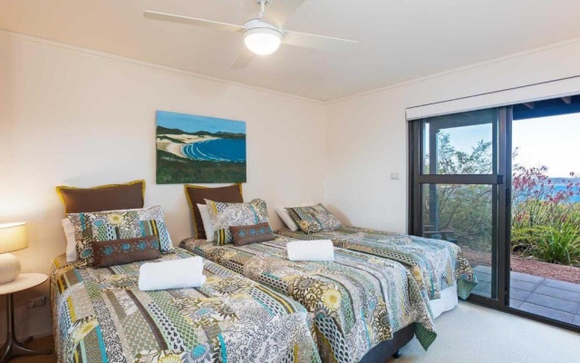 Beach House 7' 26 One Mile Close - air conditioned, wifi, foxtel, linen – Guest Rooms – Anna Bay