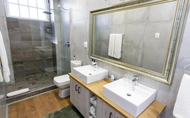 Queen’s Hotel by BON Hotels