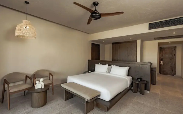 Sentido Naga Bay