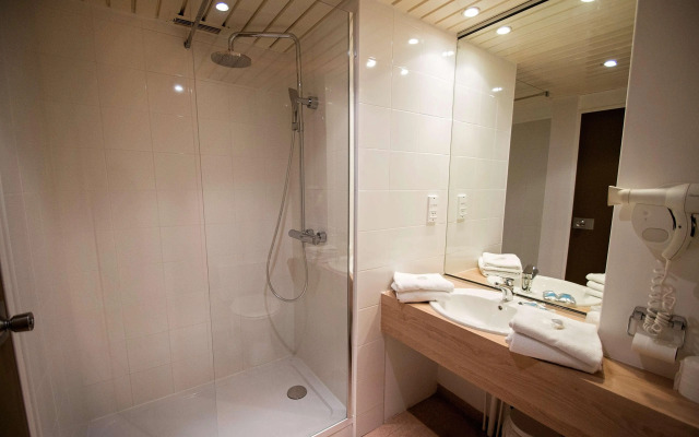 Hotel Kyriad Nemours