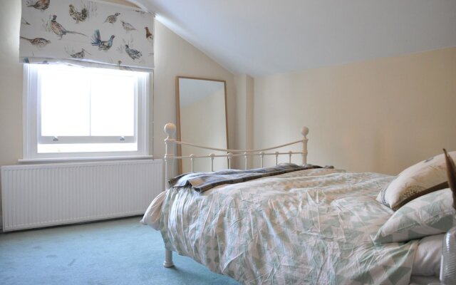 3 Bedroom Apartment in Clapham North