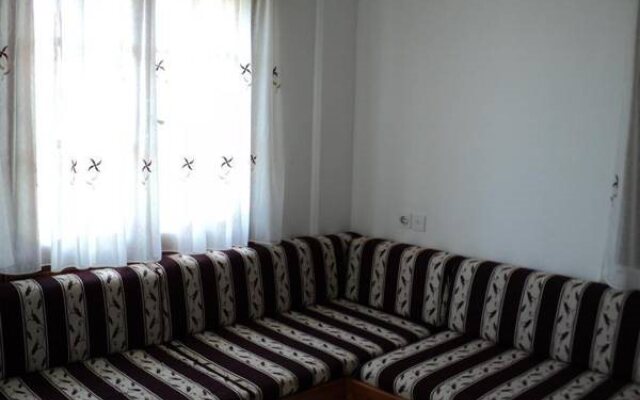 Evita Beach Apartments
