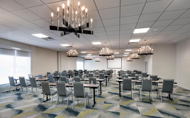 Holiday Inn Montreal Longueuil by IHG