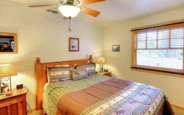 Scenic Wonder Creek Cabin 3 Bedroom loft