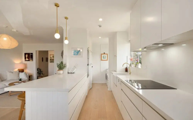 Sunrise Cove 2-bed Apartment at Newport Beach