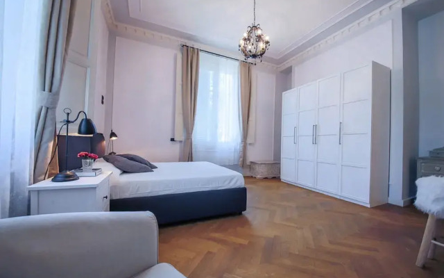 Modern & Stylish Oberdan