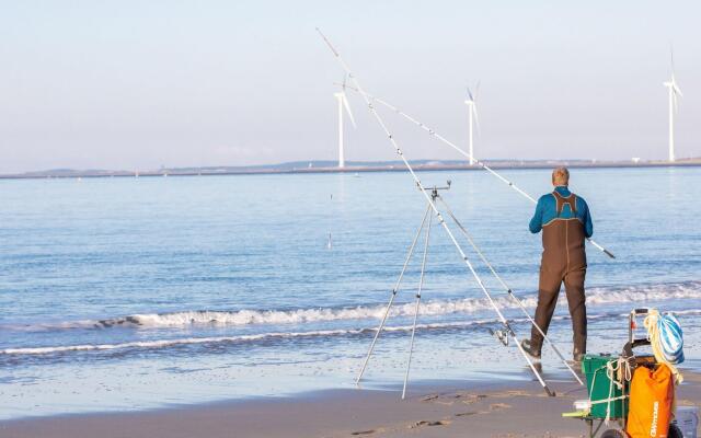 Comfortable Villa With Combi-microwave, Near the Beach