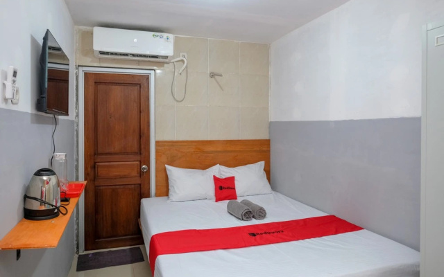 RedDoorz @ AVA Guesthouse Pucang Anom Timur