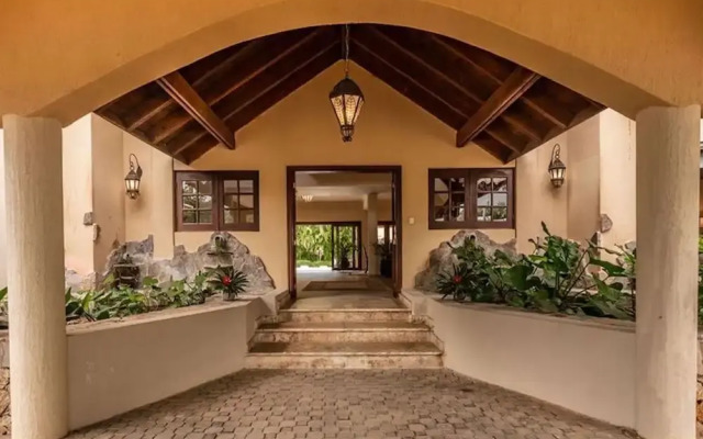 Srvittinivillas Brres/16 Spacius Villa / Large Family/ Group/ Couples/holiday