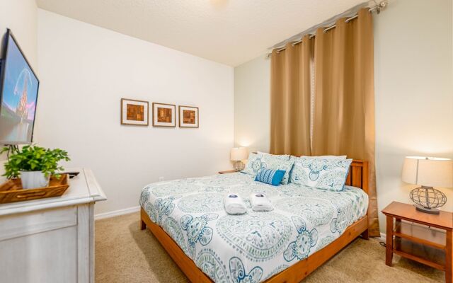 Tvpm-4638td/sr 5 Bedroom Townhouse by RedAwning