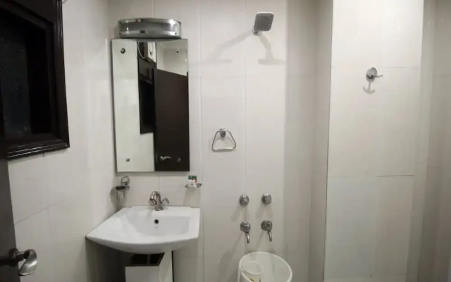 OYO 6408 Hotel Delhi Heart