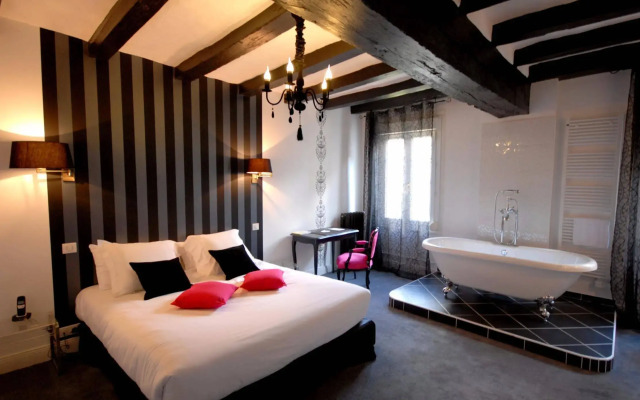 Logis Hôtel Restaurant Le Cheval Blanc