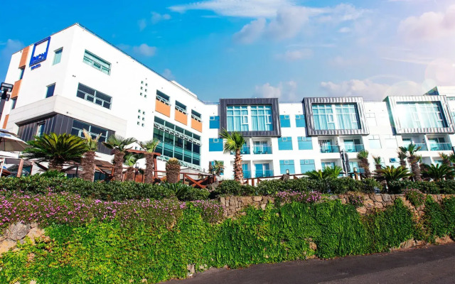 Rich Hotel