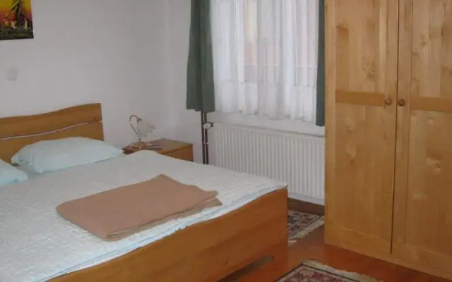 Hrominc Guest House