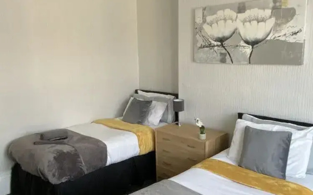 OYO Tudor Lodge - Redcar Beach