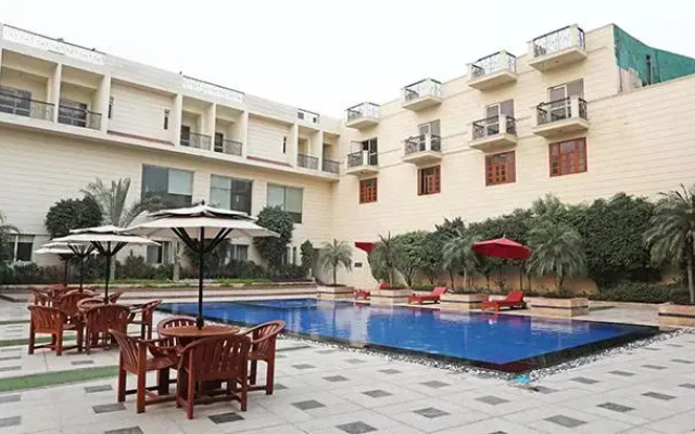 Fabhotel Prime Westend Inn