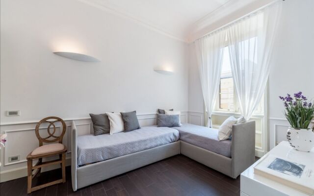 Luxury Cavour