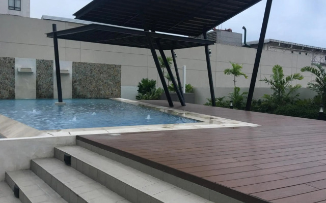Spacious 1 Bedroom Unit at Centrio Tower