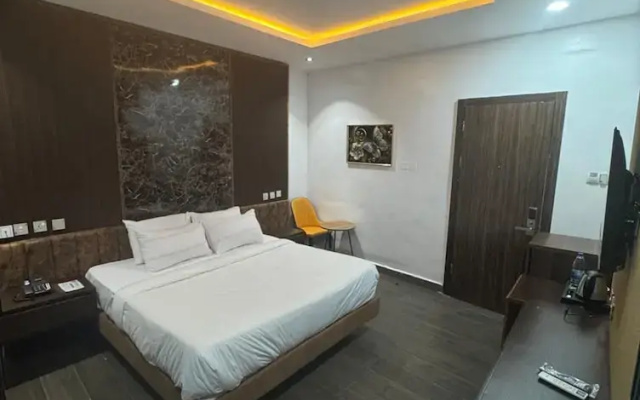 Bottega Apartment & Suites