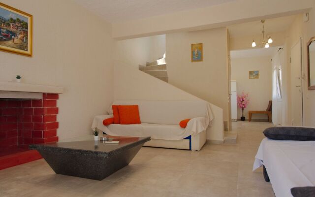 Villa Elina By Golden Residence
