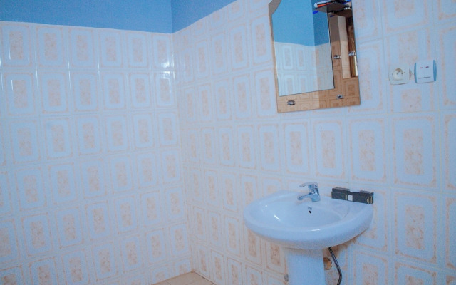 Best Inn Motel MUSINGUZI Frank