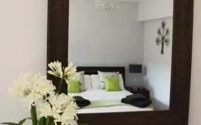 Grayz Apartments