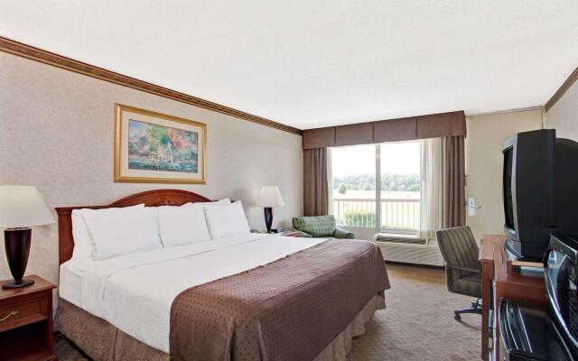 Days Inn by Wyndham Forrest City