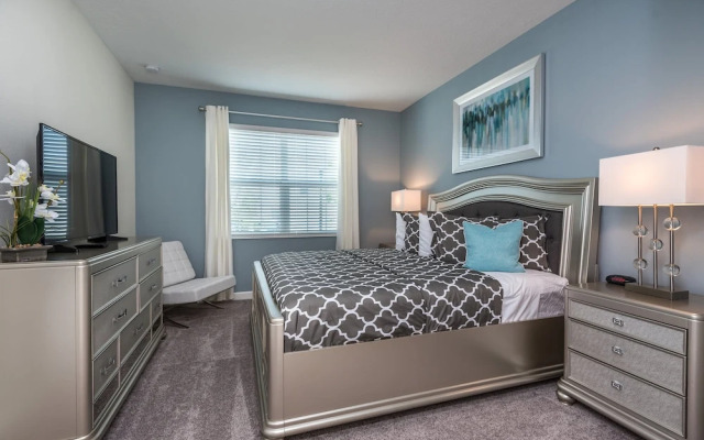 1596san Champions Gate