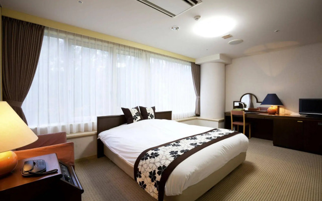 Northern Arc Resort Hotel