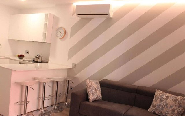 Life Apartments Santo Rey