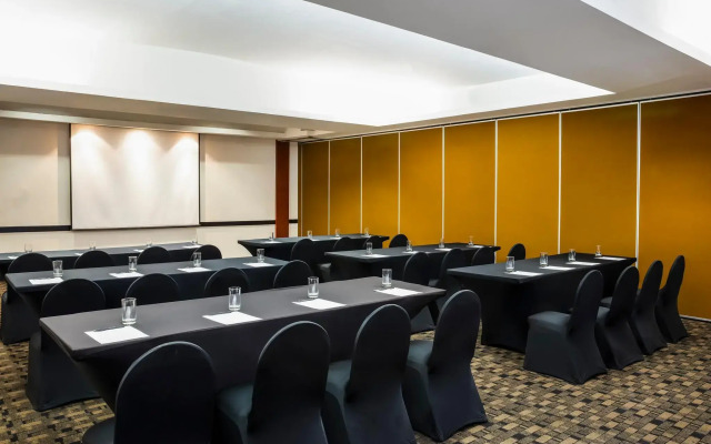Fiesta Inn Express San Luis Potosí Oriente