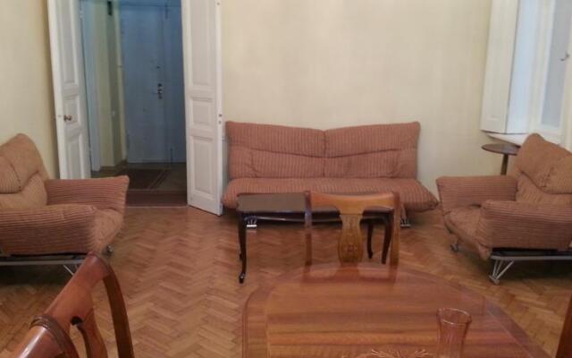 Aghmashenibili Nino Guest House