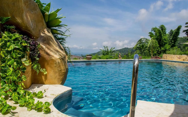 The Retreat at Altos del Monte