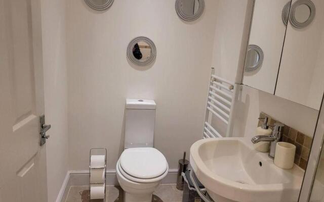 Apartment - Sleeps 2 - Parking - Wi-fi