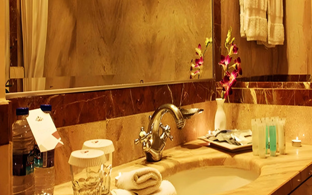 Grand Palace Hotel