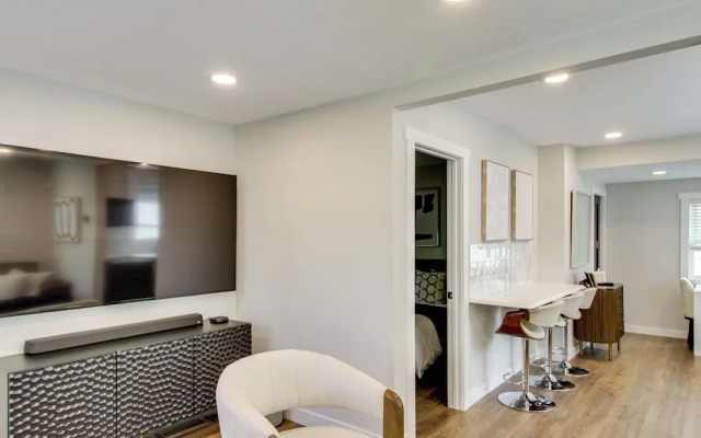 Stylish 'crosby Cottage' - 1 Mi to Serpent Lake!