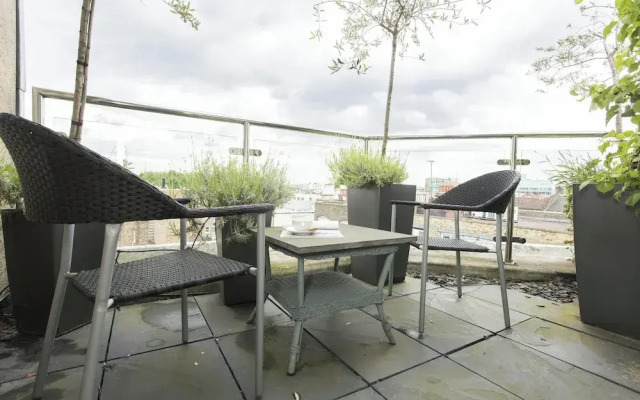 Lambs Conduit Street by Onefinestay