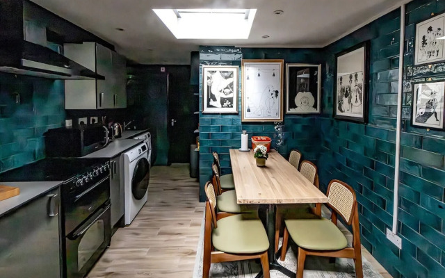 82A Dalston Lane Terrace