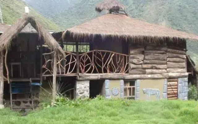 Salkantay Trek by Hostels