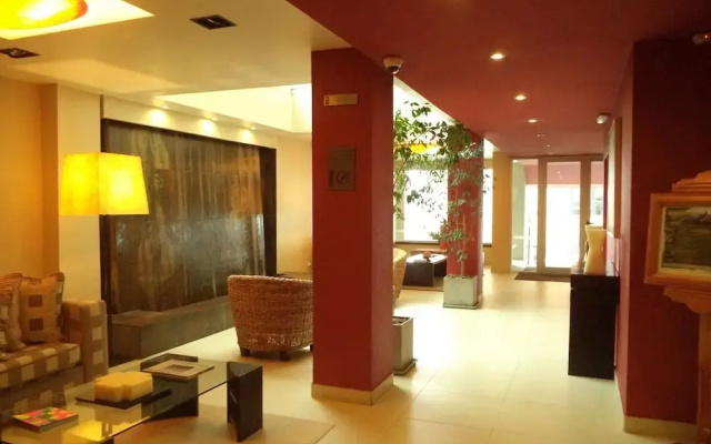 Hotel Mil 810