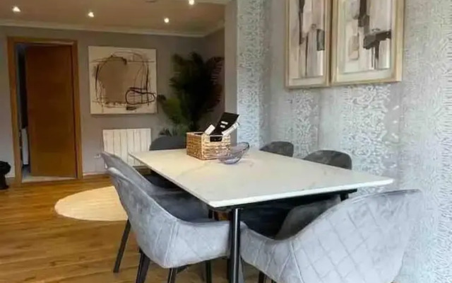 Remarkable 2-bed Apartment in Auchterarder