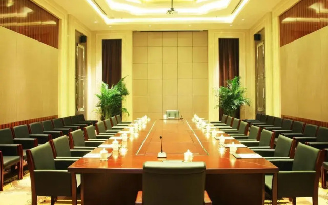 Titan Central Park Hotel