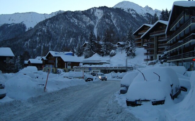 Gorgeous Holiday Home in Riddes With Terrace