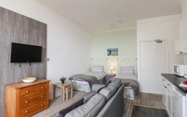 4 Beach View @ Beaconsfield House