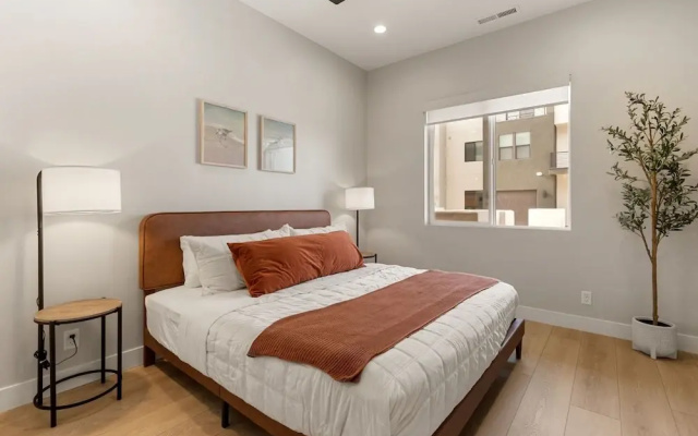 Weekend Vibes 5 Bedroom Townhouse