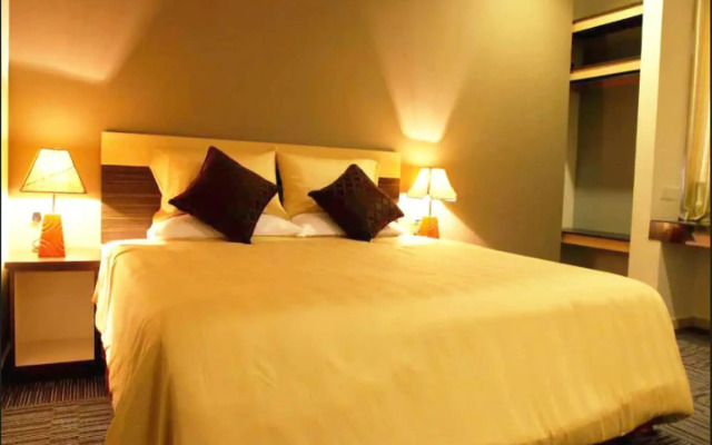 Leo Express Hotel