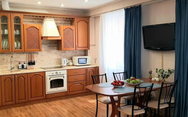 Апартаменты в микрорайоне Крылатый, 8